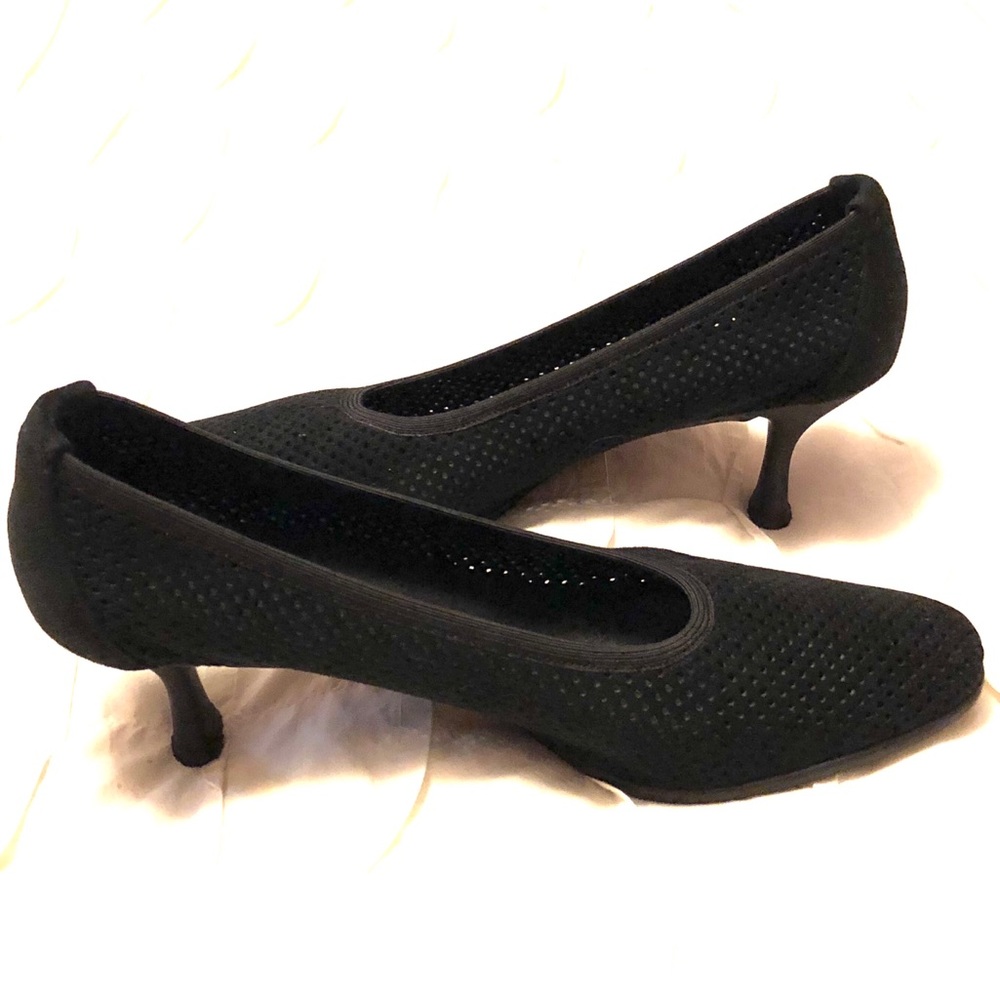 Stunning Stuart Weitzman Suede Shoes Size 8.5 - image 1